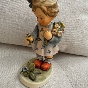 Blumenkind Bumblebee Figurine – Cute Collectible